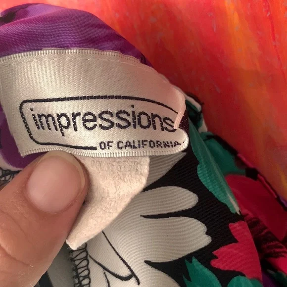 VINTAGE IMPRESSIONS of CALIFORNIA Floral Top - Picture 11 of 12
